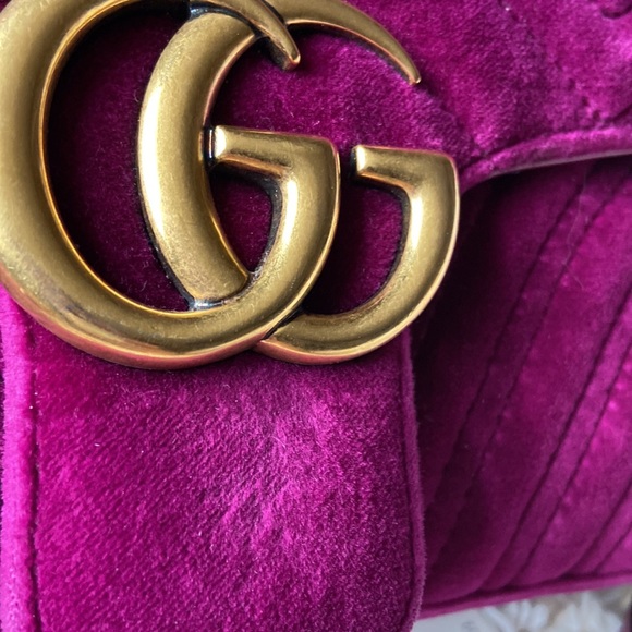 Gucci  GG Metelasse Marmont Small Velvet Shoulder Bag - Picture 11 of 13